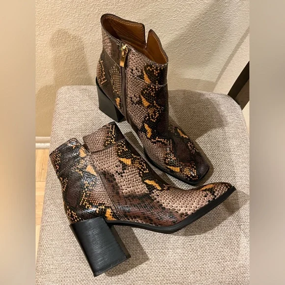 Franco Sarto leather snake print block heel ankle boots/ booties. Square toe. 10 - Picture 1 of 14